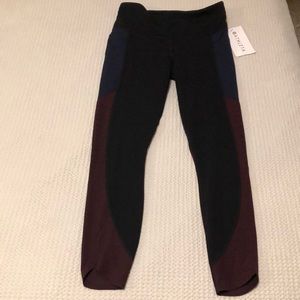 NWT Athleta Chakra colorblock 7/8 leggings. Size S